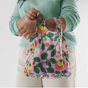 SOLD - Baby Baggu - Daisy Cat (LAST ONE)